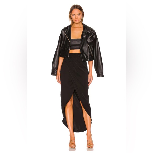 Superdown Arielle Slit Maxi Skirt in Black NWT - Picture 2 of 5